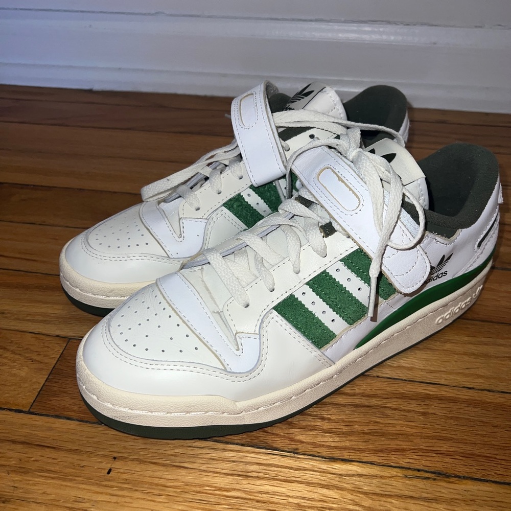 Adidas Forum 84 low “white crew green” MENS SIZE 8